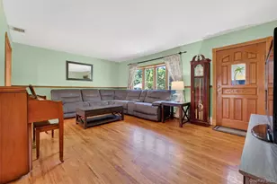 20 Glen Dr, Wappingers Falls, NY 12590 - Photo 3