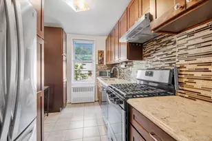 150-15 79th Ave, Kew Gardens, NY 11367 - Photo 11