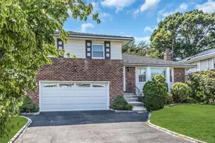 1812 Collins St, Seaford, NY 11783 - Photo 3