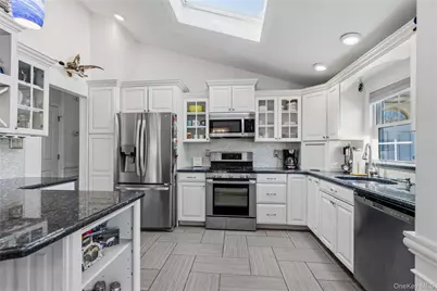 105 Sequams Lane E, West Islip, NY 11795 - Photo 9
