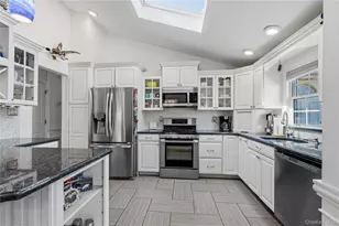 105 Sequams Ln E, West Islip, NY 11795 - Photo 9