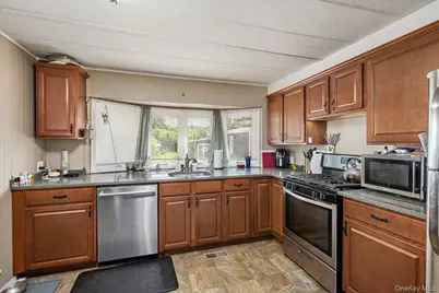 66 Minuteman Drive, Bohemia, NY 11716 - Photo 7