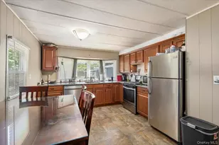 66 Minuteman Dr, Bohemia, NY 11716 - Photo 5