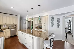 53 Madison Cir, Middle Island, NY 11953 - Photo 9