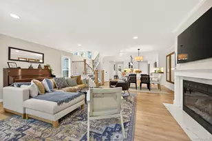 4 Parkridge Ct, Huntington, NY 11743 - Photo 3
