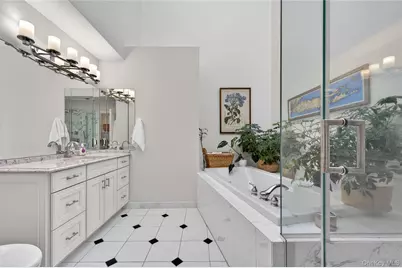 4 Parkridge Court, Huntington, NY 11743 - Photo 17