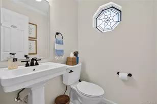 4 Parkridge Ct, Huntington, NY 11743 - Photo 13