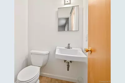568 Manville Road #Upper R, Pleasantville, NY 10570 - Photo 23