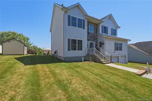 2058 Independence Dr, New Windsor, NY 12553 - Photo 3