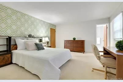 247 S Healy Avenue, Scarsdale, NY 10583 - Photo 13