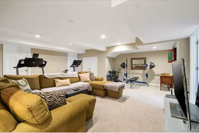 144 Cranberry Court, Melville, NY 11747 - Photo 31