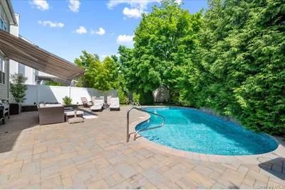 144 Cranberry Court, Melville, NY 11747 - Photo 37