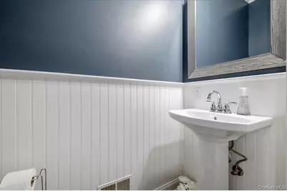 144 Cranberry Court, Melville, NY 11747 - Photo 19