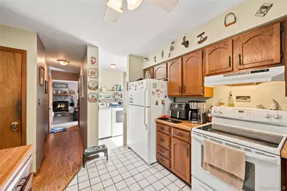 228 W Mombasha Road, Monroe, NY 10950 - Photo 11
