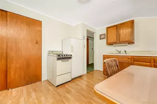 20 Flagstone Ln, Westbury, NY 11590 - Photo 31