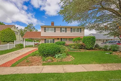 20 Flagstone Lane, Westbury, NY 11590 - Photo 3