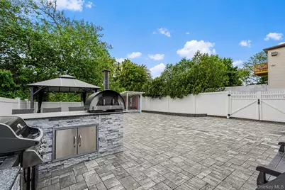 28 Weiner Street, New York, NY 10309 - Photo 3