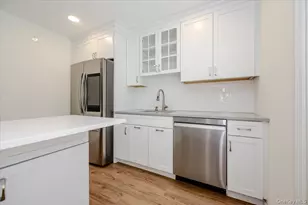 95 Aspen Dr E, Woodbury, NY 11797 - Photo 9