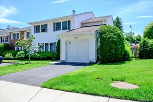 95 Aspen Dr E, Woodbury, NY 11797 - Photo 23