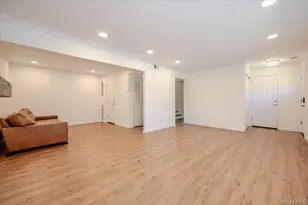95 Aspen Dr E, Woodbury, NY 11797 - Photo 5