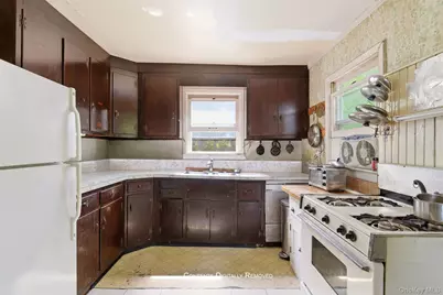 215 Main Street, Cold Spring Harbor, NY 11724 - Photo 13