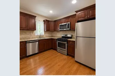 18 Elizabeth Court, Hempstead, NY 11550 - Photo 3