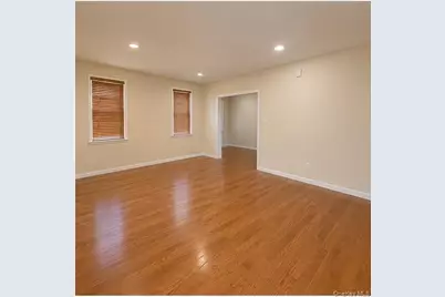 18 Elizabeth Court, Hempstead, NY 11550 - Photo 5