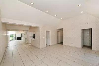 161 Southgate Drive, Massapequa Park, NY 11762 - Photo 7