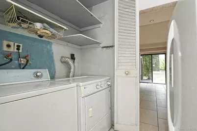 161 Southgate Drive, Massapequa Park, NY 11762 - Photo 19
