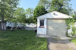 43 Bethpage Rd, Copiague, NY 11726 - Photo 3