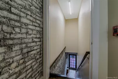 400 A New York Avenue #2, Huntington, NY 11743 - Photo 7