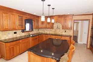 27 Jill Dr, Commack, NY 11725 - Photo 3