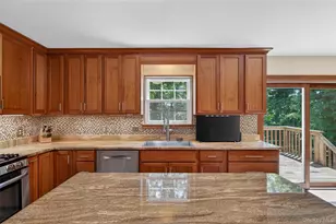 22 Hampton Pl, Cornwall, NY 12518 - Photo 11