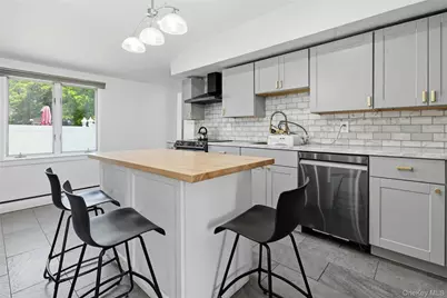 124 N Linden Street, Massapequa, NY 11758 - Photo 9
