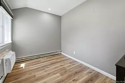 124 N Linden Street, Massapequa, NY 11758 - Photo 11