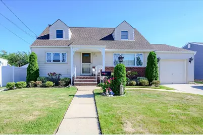 206 N Iowa Avenue, Massapequa, NY 11758 - Photo 1