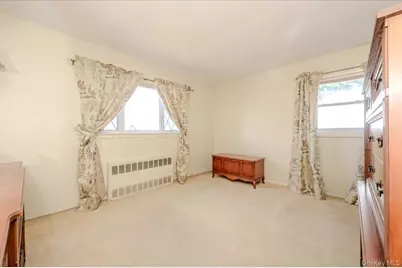 206 N Iowa Avenue, Massapequa, NY 11758 - Photo 11