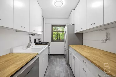 33-52 Crescent Street #4C, Astoria, NY 11106 - Photo 5
