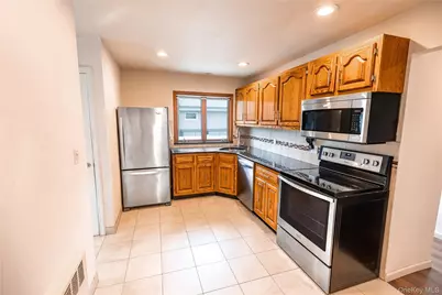 3330 Murdock Avenue, Oceanside, NY 11572 - Photo 5