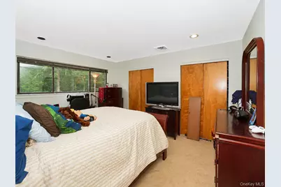 4 Stoneridge Court, Syosset, NY 11791 - Photo 23