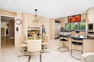 4 Stoneridge Ct, Syosset, NY 11791 - Photo 11