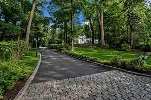 4 Stoneridge Ct, Syosset, NY 11791 - Photo 3