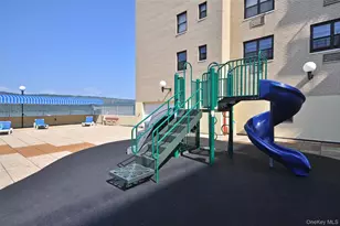 1085 Warburton Ave, Yonkers, NY 10701 - Photo 31