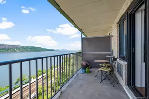 1085 Warburton Ave, Yonkers, NY 10701 - Photo 17