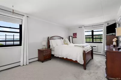 1085 Warburton Avenue #425, Yonkers, NY 10701 - Photo 11