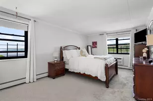 1085 Warburton Ave, Yonkers, NY 10701 - Photo 11