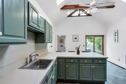 311 5th Street, Greenport, NY 11944 - Photo 5