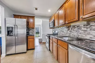 213 Hillcrest Dr, Seaford, NY 11783 - Photo 7