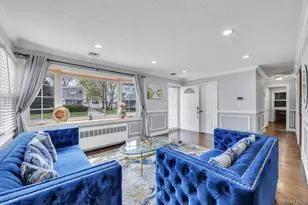 213 Hillcrest Dr, Seaford, NY 11783 - Photo 5