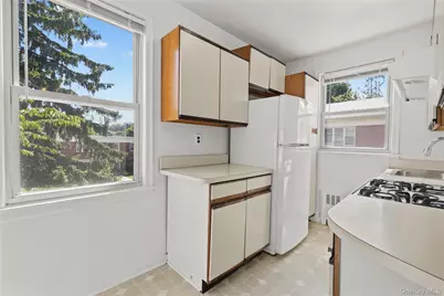 24 Winchester Avenue #2C, Yonkers, NY 10710 - Photo 7